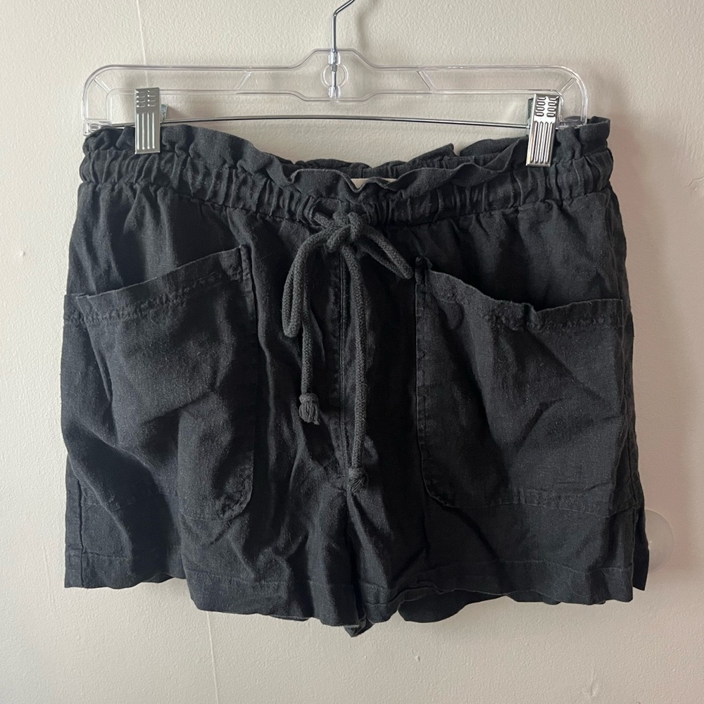 Universal Threads Women’s short comfy gray Medium Light weight